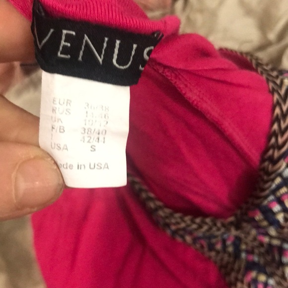 Venus Fuschia top - Picture 5 of 6